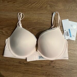 Calvin Klein Women's Light Pink Bra